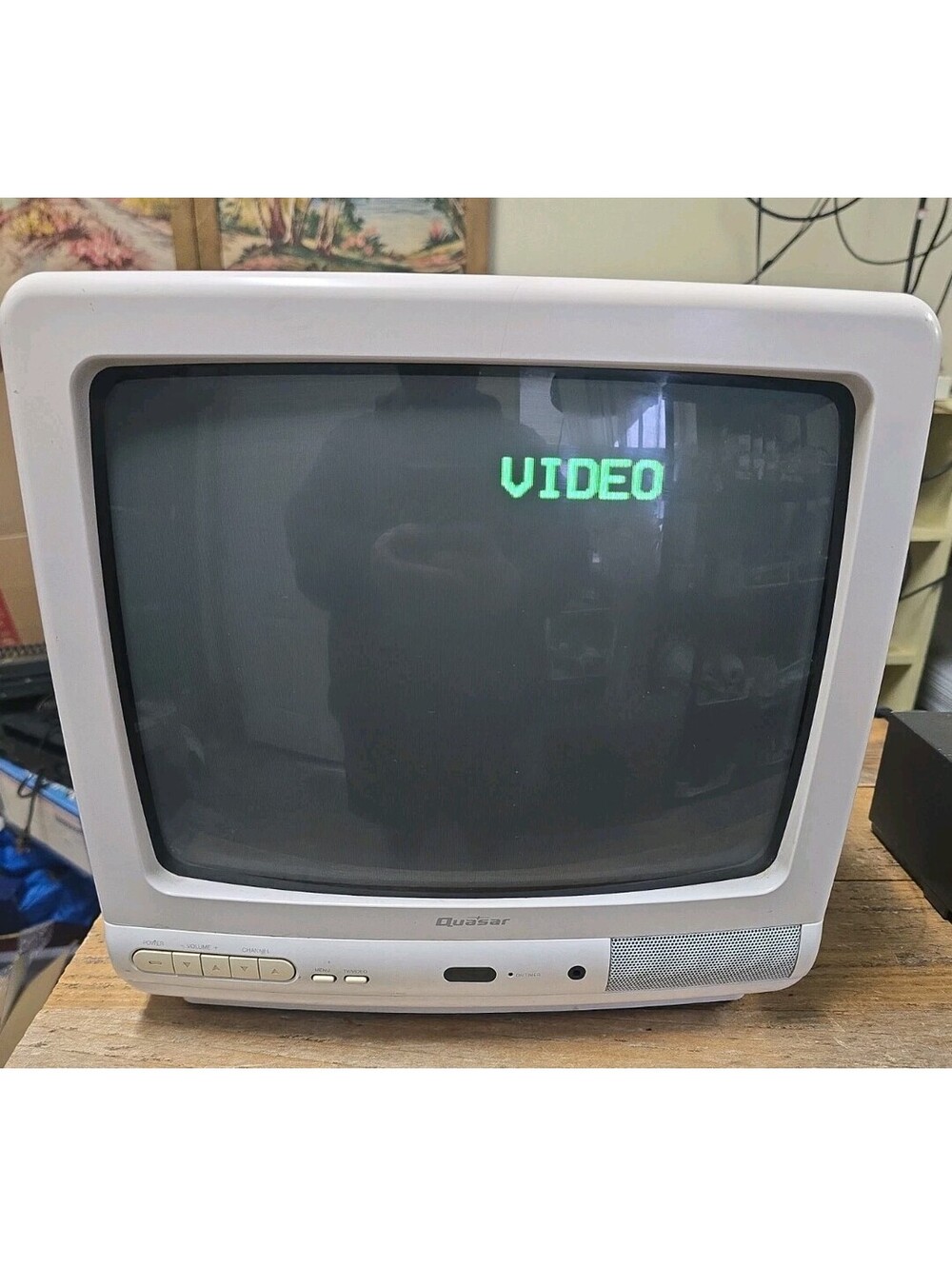 Vintage Quasar TP1310HH 13" White CRT TV 1992 Retro Gaming - TESTED
